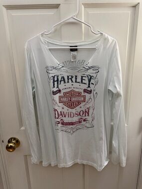 Harley-Davidson White Long Sleeve Tee with Blue and Red Logo
